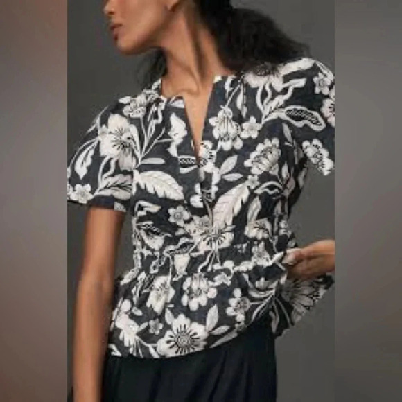 Anthropologie Tops - Anthropologie The Somerset Blouse Black & White Floral V-Neck Puff Sleeve Peplum